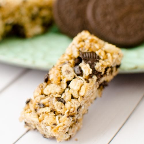 Cookies ‘n Cream Granola Bars are your basic granola bar but it is packed with chunks of chocolate Oreo Cookies. This is not your average granola bar!