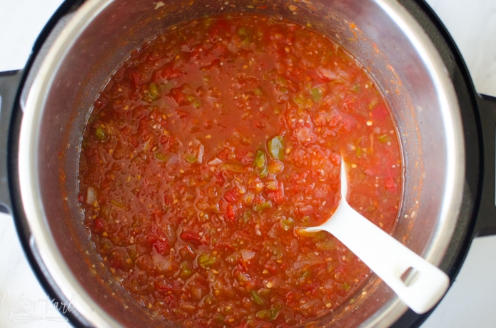 The fresh garden salsa after it has been cooked.