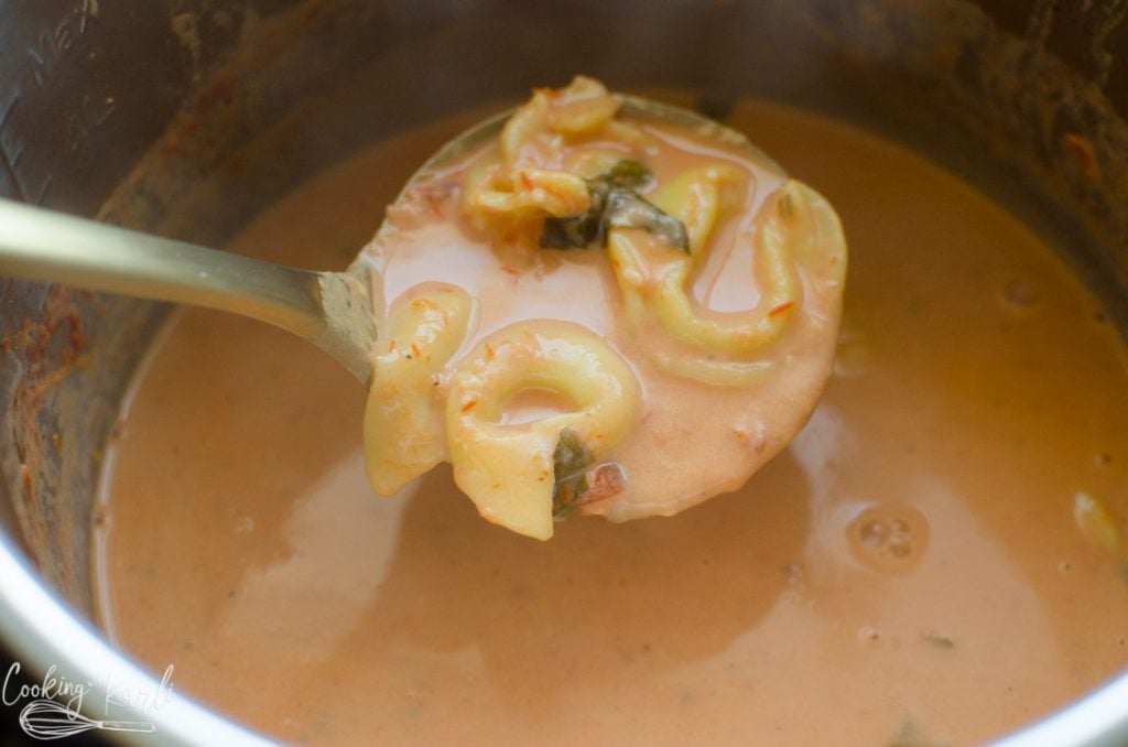 tomato tortellini soup