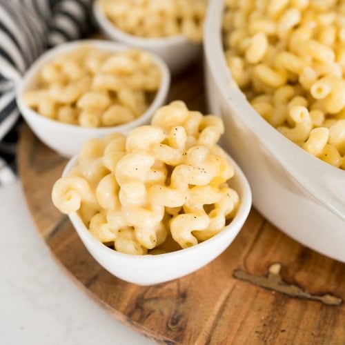 creamy Mac and cheese served in small bowls