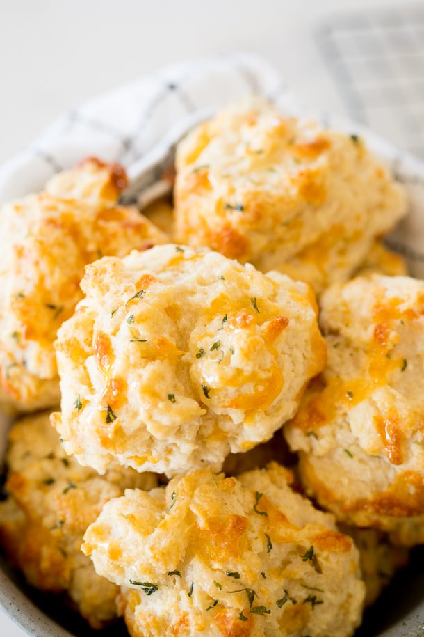 how to make red lobster cheddar biscuits