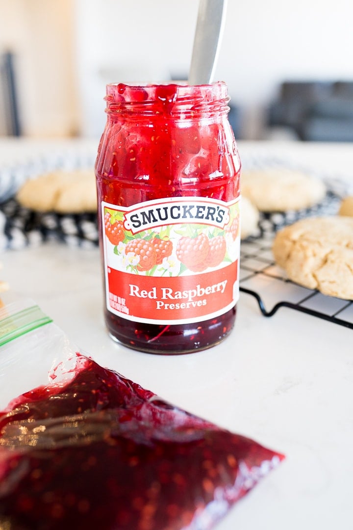 smuckers raspberry preserves