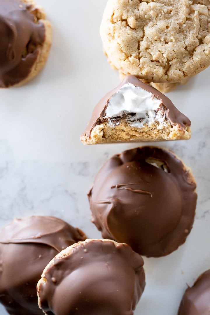 homemade marshmallow creme inside of a cookie
