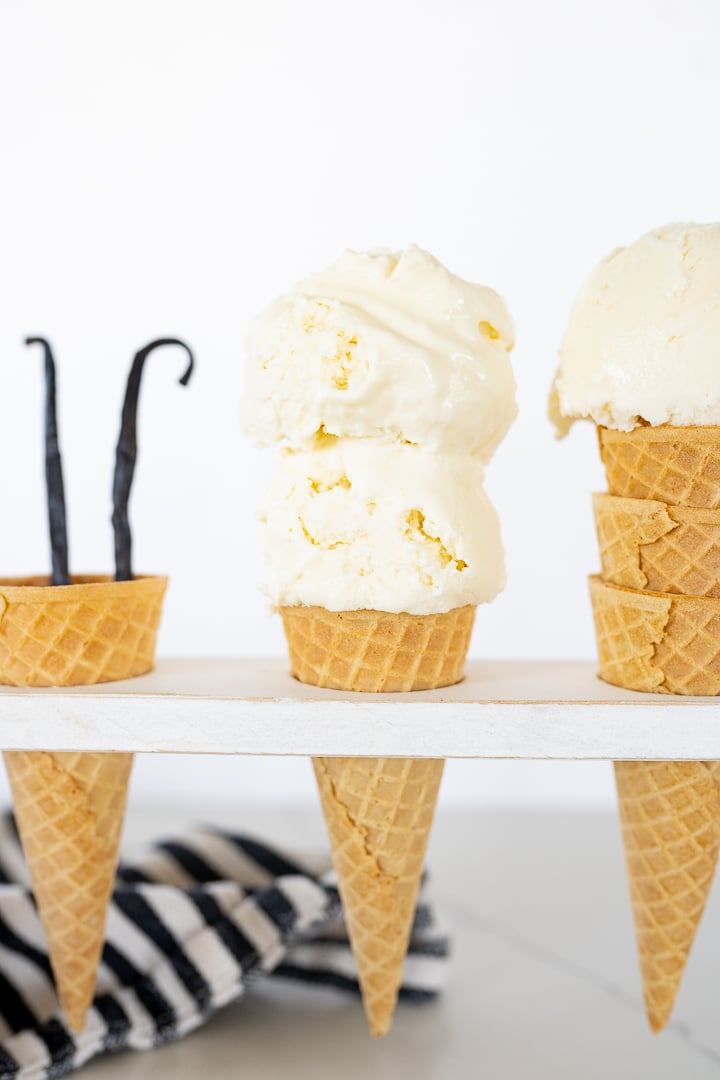 no churn vanilla ice cream in an ice cream cone