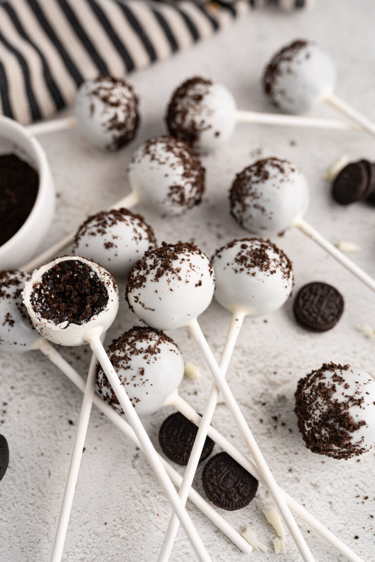 Starbucks Cookies And Cream Cake Pops Cooking With Karli starbucks-cookies-and-cream-cake-pops-cooking-with-karli